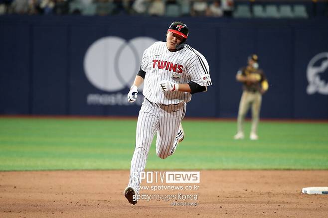 ▲ 샌디에이고 파드리스와 평가전에서 고우석을 상대로 홈런을 날린 이재원.