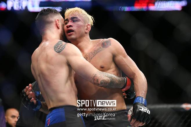 ▲ 2018년까지 UFC에서 활동했던 고도프레도 페페이(오른쪽).