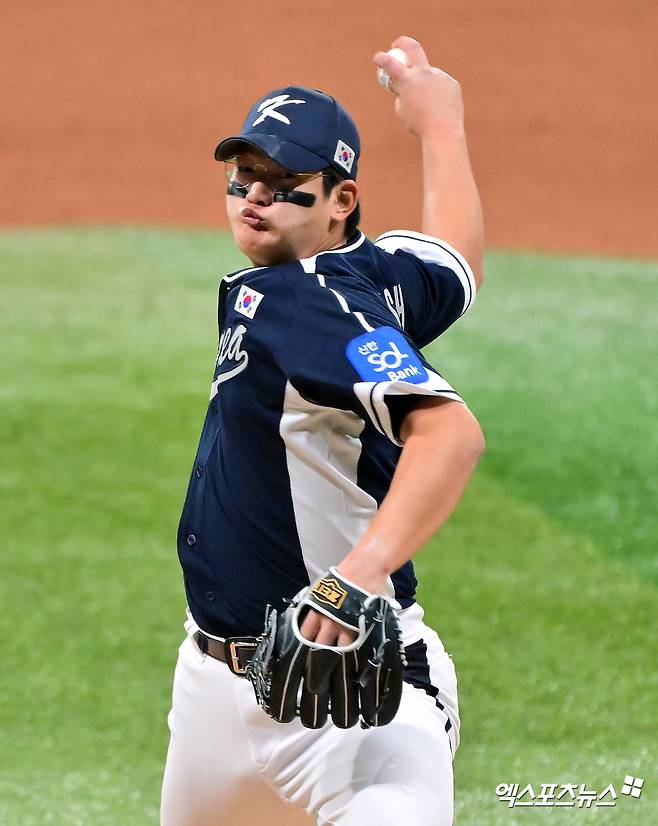 김서현(한화 이글스)이 9일 서울 고척스카이돔에서 열린 '2025 네이버 K-베이스볼 시리즈(K-BASEBALL SERIES NAVER)' 체코와 두 번째 평가전에서 ⅔이닝 1피안타 2볼넷 1실점으로 부진했다. 사진 엑스포츠뉴스 DB