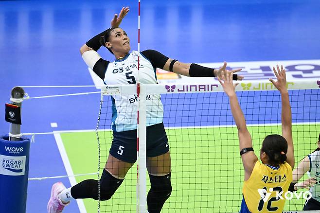 공격하는 실바. 제공 | 한국배구연맹