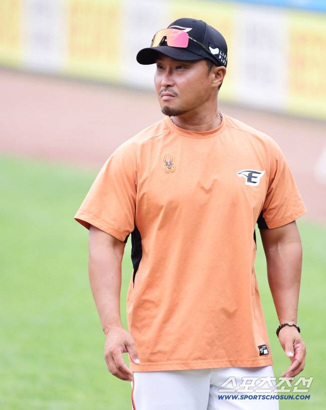 한화 감독대행 시절 정경배 코치. 스포츠조선DB