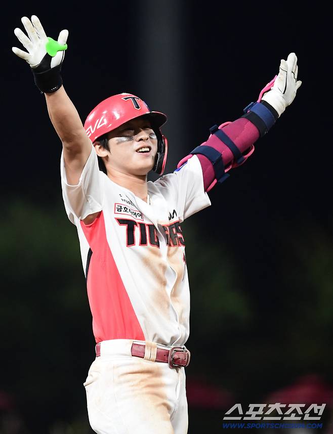 10일 광주 기아챔피언스필드에서 열린 KIA와 삼성의 경기. 8회말 2타점 적시타를 날린 KIA 박찬호. 광주=송정헌 기자songs@sportschosun.com/2025.09.10/