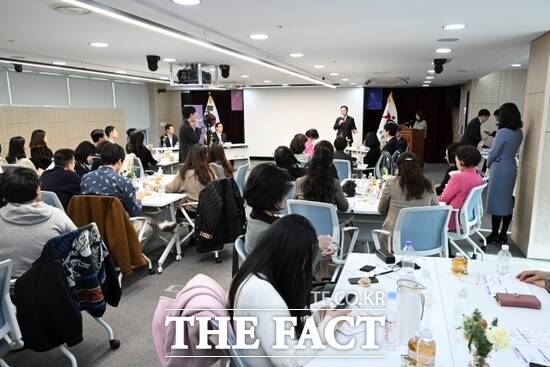 양주시가 11일 경기도교육청 북부청사에서 전국에선 처음으로 '유보통합 바우처 시스템 시연회'를 진행하고 있다. /양주시