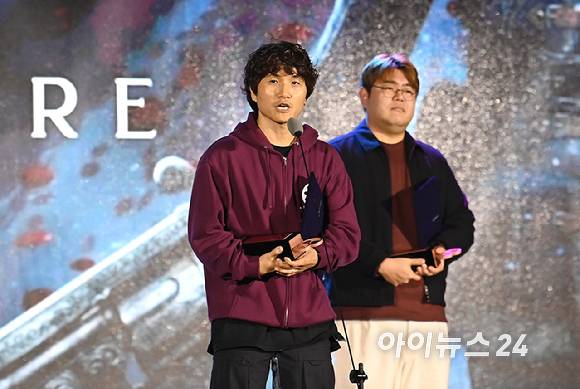 우수상을 수상한 네오위즈 ROUND8 스튜디오 최지원 디렉터가 12일 오후 부산 해운대구 벡스코에서 열린 '2025 대한민국 게임대상'에서 소감을 전하고 있다. [사진=곽영래 기자]