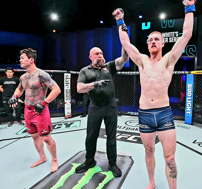 정찬성과 황인수는 지난 데이나 화이트 컨텐더 시리즈에 선수와 코치로 함께 참가했다. 그러나 패디 맥코리에게 압도당하며 참패, UFC 진출의 꿈을 이루지 못했다. 사진=TKO