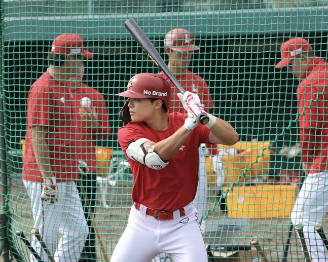 정준재가 타격 훈련을 펼치고 있다. /사진=SSG 랜더스 제공