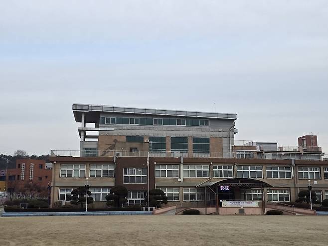 송탄초등학교 전경.