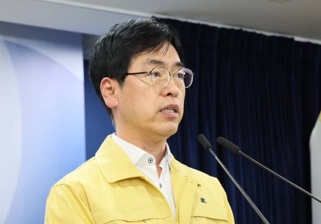 김민재 중앙재난안전대책본부 제1차장(행정안전부 차관)이 지난 6일 서울 종로구 정부서울청사에서 국가정보자원관리원 행정정보시스템 화재 관련 브리핑을 하고 있다. 연합뉴스