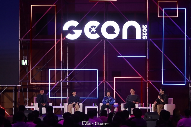 네오위즈 라운드8스튜디오에서 활약 중인 디렉터 4인방이 게임에 필요한 내러티브에 대한 생각을 나눴다.