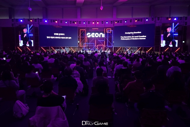 많은 참관객이 몰려 내러티브 구현에 대한 다양한 의견을 청취했다.