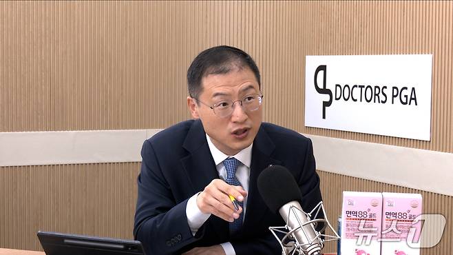 김상욱 더불어민주당 의원이 13일 뉴스1TV '팩트앤뷰'에 출연해 질문에 답하고 있다.(뉴스1TV '팩트앤뷰' 캡처)