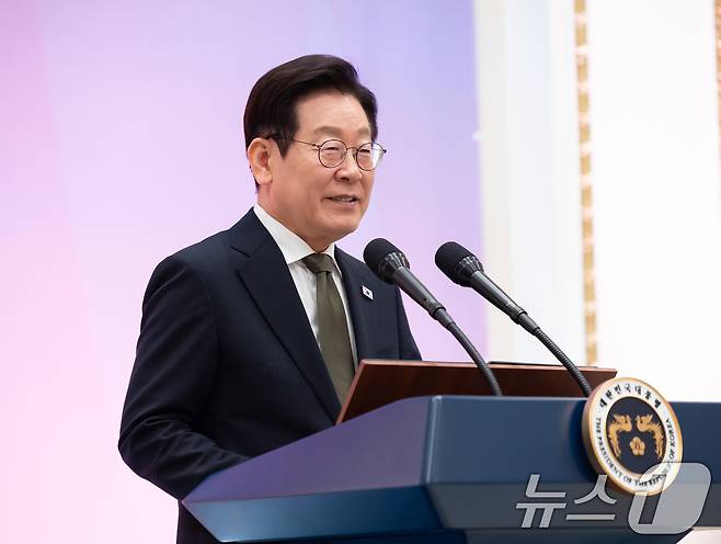 이재명 대통령이 12일 청와대 영빈관에서 열린 시장·군수·구청장 초청 국정설명회에서 발언하고 있다. (대통령실 제공. 재판매 및 DB 금지) 2025.11.12/뉴스1 ⓒ News1 허경 기자