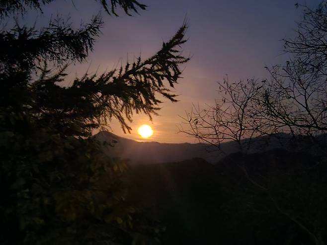 강원도 평창 고산 지역은 평지보다 해가 빨리 진다. /이주연 제공