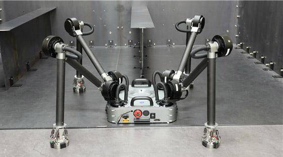 한국과학기술원(KAIST)은 자체 연구 성과를 바탕으로 창업한 로봇 스타트업 기술이 산업 현장에서 본격 상용화되고 있다고 최근 밝혔다. 대표 제품 '디든(DIDEN) 30'은 사족보행 로봇으로, 자율주행 기술과 족형 다리 구조, 자석발을 결합해 사람이 접근하기 어려운 고위험 환경에서도 작업할 수 있도록 설계됐다. 사진은 디든(DIDEN) 30. 연합뉴스