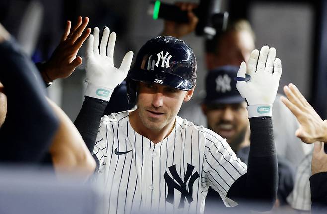 <yonhap photo-2754="">FA 시장에서 대형 계약을 노리는 왼손 슬러거 코디 벨린저. [AFP=연합뉴스]</yonhap>