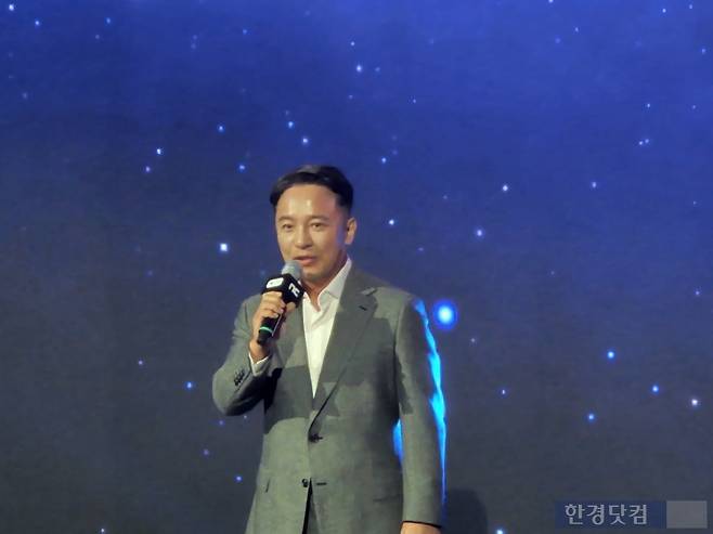 김택진 엔씨소프트 공동대표가 13일 부산 백스코에서 열린 지스타 2025에서 엔씨소프트의 전략에 대해 설명하고 있다. 사진=박수빈 기자