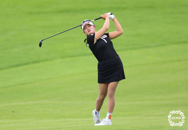 올해 KLPGA 투어 상금랭킹 2위, 위메이드 대상 포인트 4위에 자리하며 한국 골프 스토브리그 최대어로 꼽히는 노승희. KLPGA