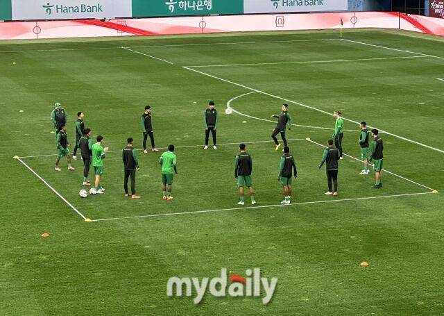 13일 대전월드컵경기장에서 열린 볼리비아 축구대표팀의 공식 훈련./대전월드컵경기장=노찬혁 기자