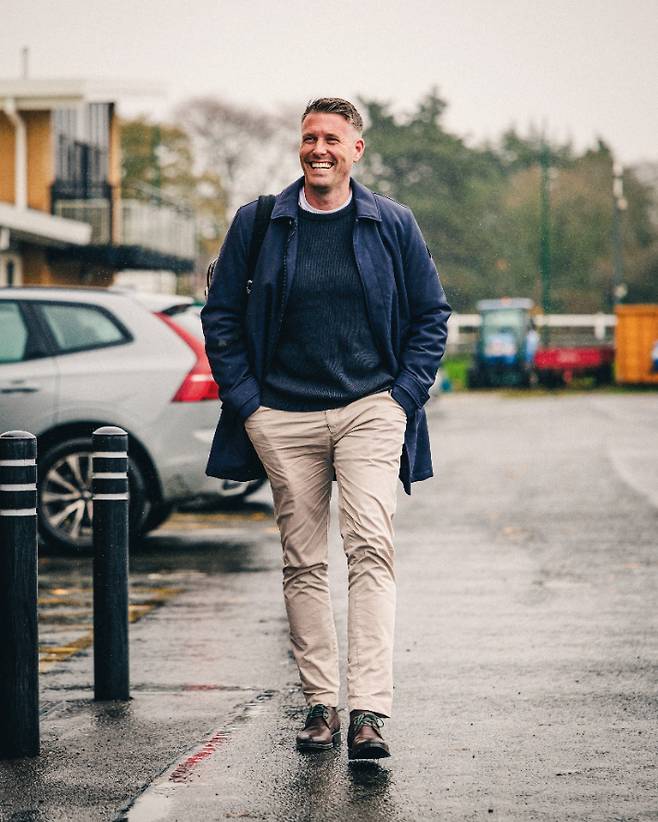 롭 에드워즈 감독. 울버햄프턴 원더러스 X