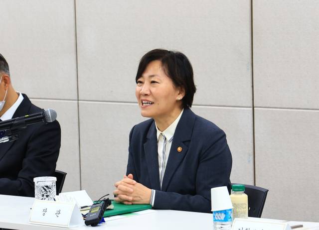 송미령 농림축산식품부 장관이 13일 서울 양재동 aT센터에서 ‘제2차 농식품 규제 합리화 전략회의’에서 발언하고 있다. 사진 제공=농림축산식품부