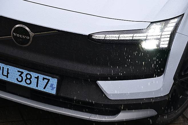 볼보 EX30CC. 사진: 김학수 기자