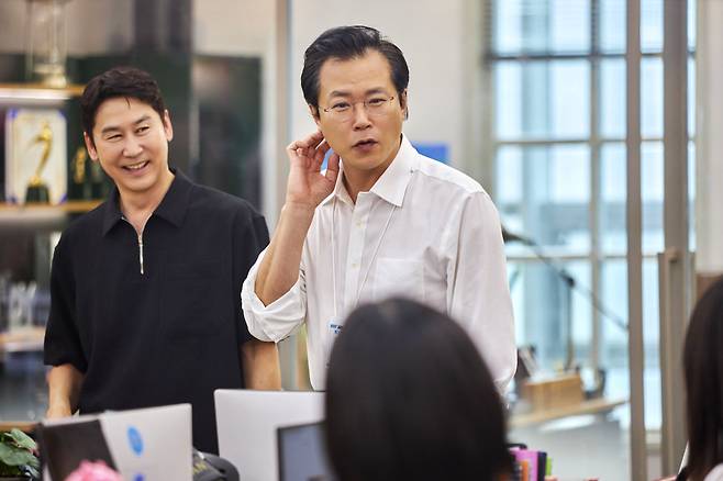 <직장인들> 시즌 2에 새로운 부장으로 들어온 백현진. ⓒ쿠팡플레이 제공