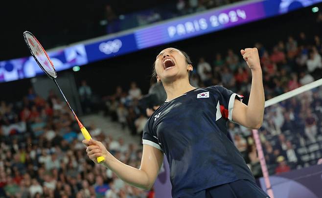 ▲ 안세영의 올해 기록은 설명할 필요도 없을 만큼 압도적이다. 최고 등급인 레벨 1000 대회(말레이시아, 전영, 인도네시아 오픈)만 세 차례 우승했고, 레벨 750 대회(인도, 일본, 중국, 덴마크, 프랑스 오픈)에서도 다섯 번 트로피를 들었다. 여기에 슈퍼 300급 오를레앙 마스터스까지 우승했다. ⓒ연합뉴스