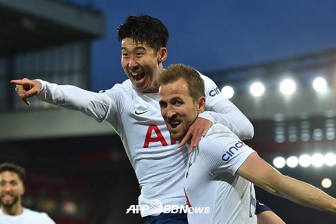 토트넘 시절 손흥민과 해리 케인. /AFPBBNews=뉴스1
