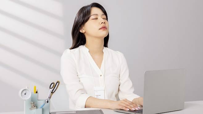 일자목 증후군은 조기 적절한 치료와 생활습관 교정으로 충분히 호전될 수 있다|출처: 클립아트코리아