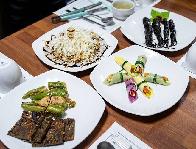 한정식집 '조무락'에서 내놓는 인삼 요리들