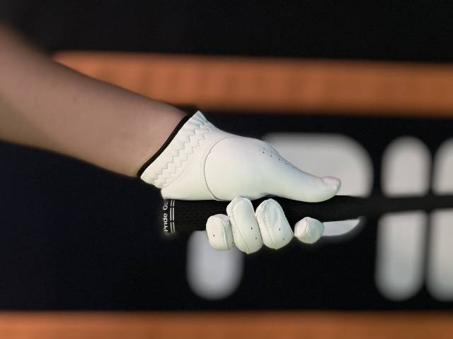 그립은 클럽과 몸을 연결해 주는 유일한 고리다. 김세영 기자