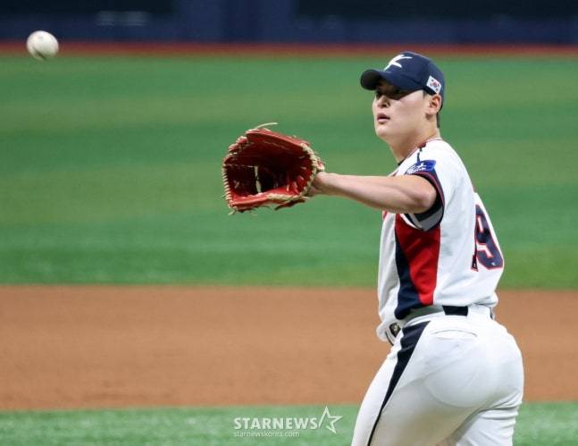 1차전에서 마무리로 등판하고 있는 조병현. /사진=강영조 선임기자