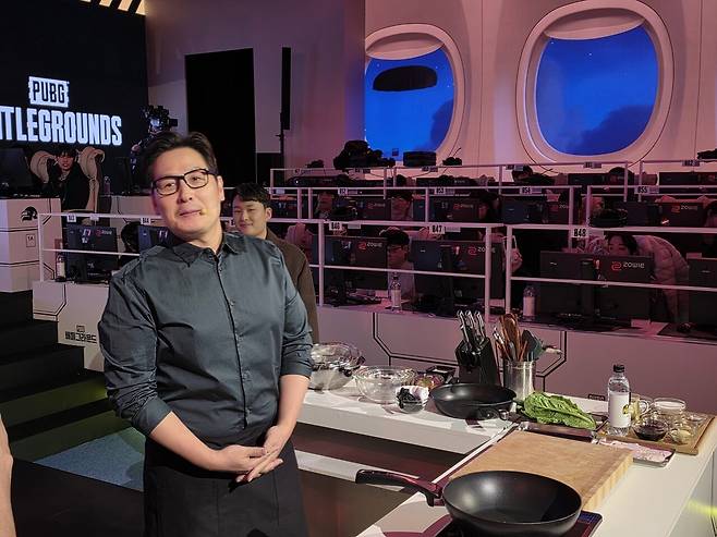 - 몽골리안 비프(치킨), 매화송이 스프를 준비한 김풍 작가