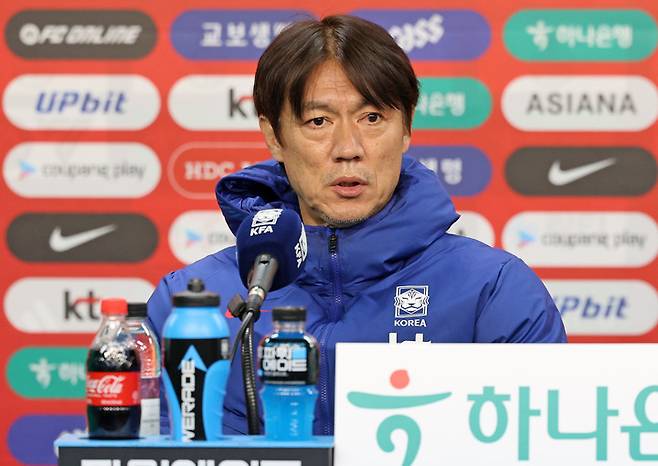 홍명보 축구 국가대표팀 감독