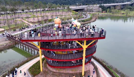 대전 갑천생태호수공원에 방문객이 몰리고 있다. 김성태 객원기자