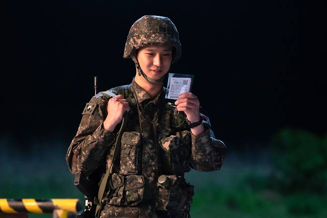 A still from comedy film ″6/45″ (2022), which centers on a first-prize lottery ticket win by a soldier [HOME CHOICE, SIDUS]