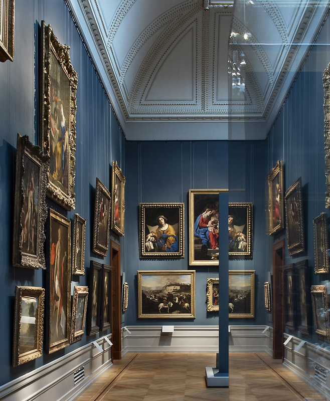 17세기 회화들이 전시되고 있는 상설 전시실. 벽을 빽빽하게 채우는 네덜란드 미술관 스타일로 전시되고 있다. ©Nationalmuseum