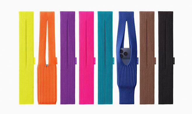 애플이 일본 디자이너 브랜드와 협업해 '아이폰 케이스'를 내놨지만 냉담한 반응이 이어지고 있다.  /사진=애플 홈페이지 캡처