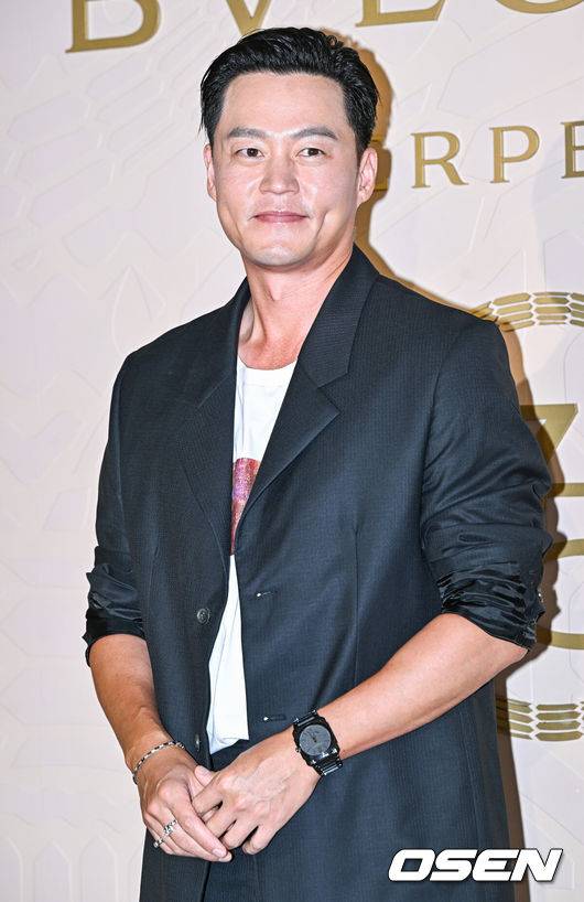 [OSEN=박준형 기자] 28일 오후 서울 종로구 소격동 국제갤러리에서 브랜드 불가리 세르펜티 75주년 기념 포토행사가 진행됐다.배우 이서진이 포즈를 취하고 있다.  2023.06.28  / soul1014@osen.co.kr