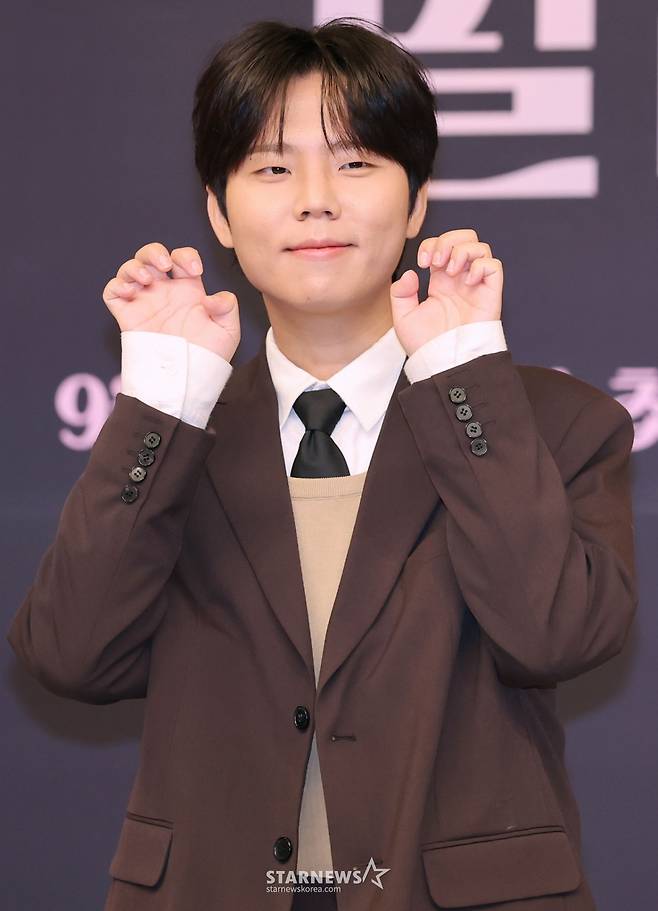 가수 정승환이 23일 오전 서울 양천구 목동 SBS에서 진행된 SBS 예능 '우리들의 발라드' 제작발표회에 참석해 포즈를 취하고 있다.  음악 전문가부터 일반 남녀노소까지 150명의 '탑백귀 대표단'이 대중픽 감별사로 나서 새로운 목소리를 찾는 집단 지성 음악 서바이벌 오디션 '우리들의 발라드'는 오늘(23일) 첫 방송된다. /2025.09.2 /사진=이동훈 photoguy@