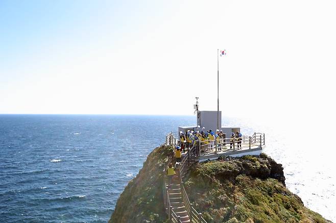 ▲ '2025 역사·지리교사 독도탐방' 교사들이 지난 11일부터 14일까지 울릉도와 독도의 역사·지질·생태를 직접 체험했다. 사진 경북일보