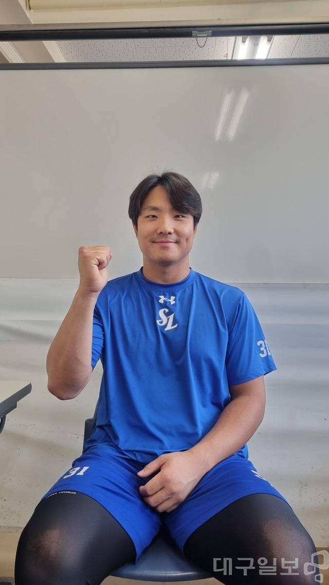 일본 오키나와 온나손 아카마구장에서 열리고 있는 마무리캠프 훈련, 삼성 라이온즈 외야수 윤정빈이 화이팅을 외치고 있다. 권종민 기자