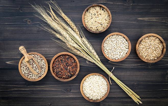 귀리나 현미, 보리 등의 통곡물을 많이 먹는 사람들은 몸속 염증의 측정치인 C 반응성 단백 수치가 현저히 낮은 것으로 나타났다. 사진=게티이미지뱅크