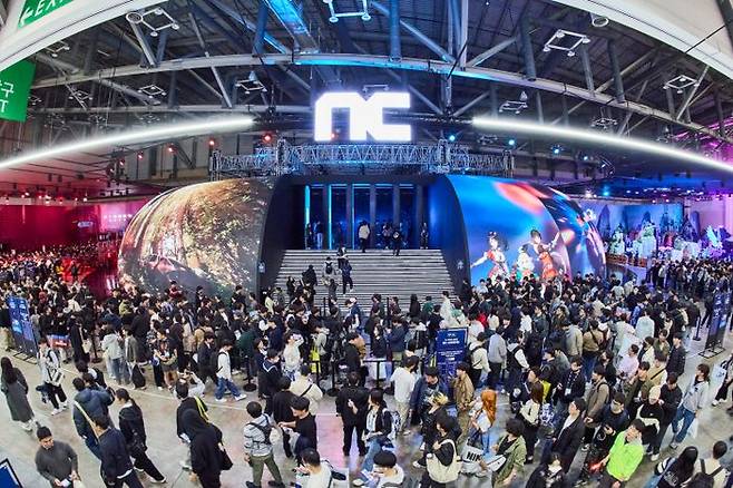 부산 벡스코 '지스타 2025'에 마련된 엔씨소프트 부스ⓒ한국게임산업협회