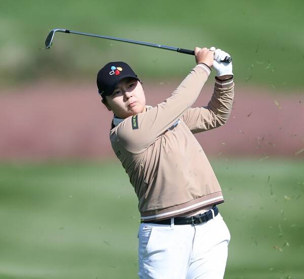 한국여자프로골프(KLPGA) 투어 멤버 24명(유현조, 홍정민, 노승희, 방신실, 이동은, 이예원, 박현경, 이가영, 김민선, 성유진, 이다연, 박지영, 고지원, 정윤지, 박주영, 박혜준, 황유민, 임희정, 김수지, 지한솔, 한진선, 김민주, 최은우, 마다솜)이 출전한 2025년 이벤트 대회인 위믹스 챔피언십에서 우승한 홍정민 프로. 사진제공=KLPGA (사진을 무단으로 사용하지 마십시오.)