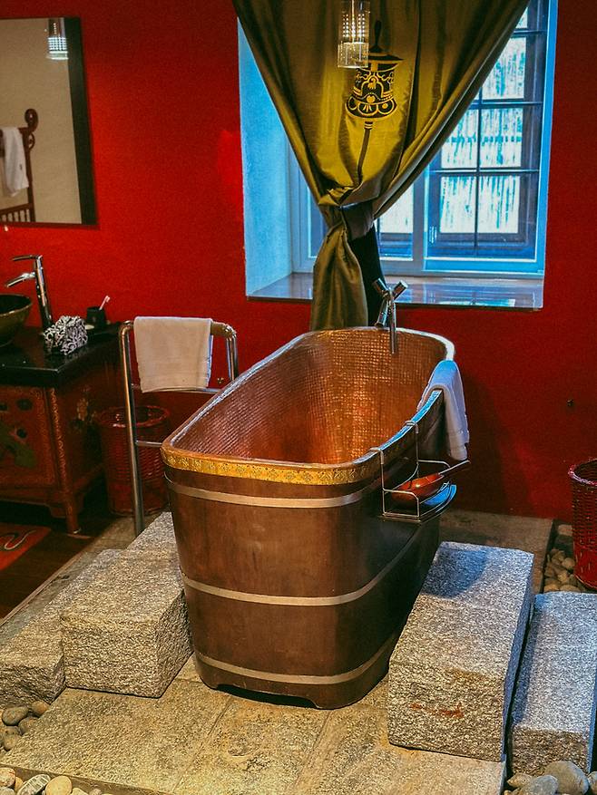 티베트 스위트 객실 욕조/ 사진=권효정 여행+ 기자