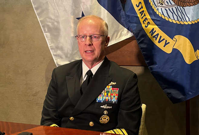 인터뷰 하는 대릴 커들 미국 해군참모총장. [국방부 공동취재단]