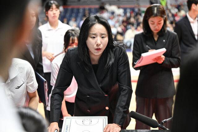 인천 신한은행 최윤아 감독./WKBL