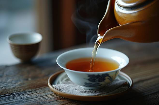 호지차는 말차보다 카페인이 적고, 구수한 맛이 난다. [123RF]