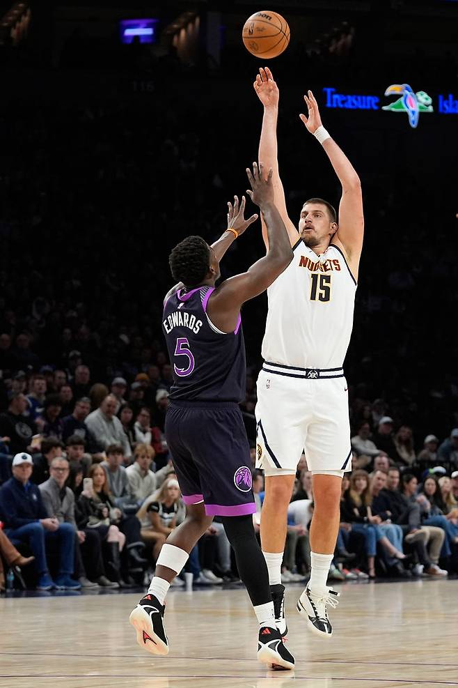 [미니애폴리스=AP/뉴시스] 미국프로농구(NBA) 덴버 너기츠의 니콜라 요키치. 2025.11.15.